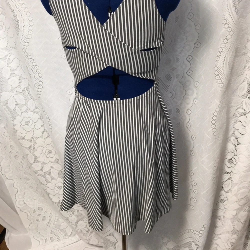 Hollister Gray and White Striped Dress - Picture 5 of 6